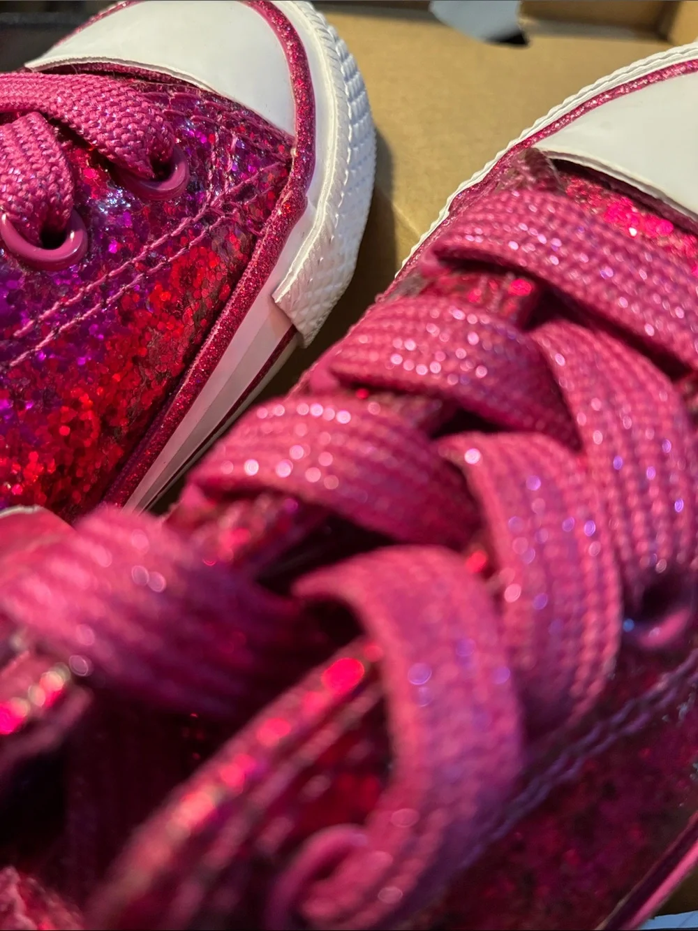 1️⃣ Converse Girls Hot Pink Glitter Lace-Up Sneakers